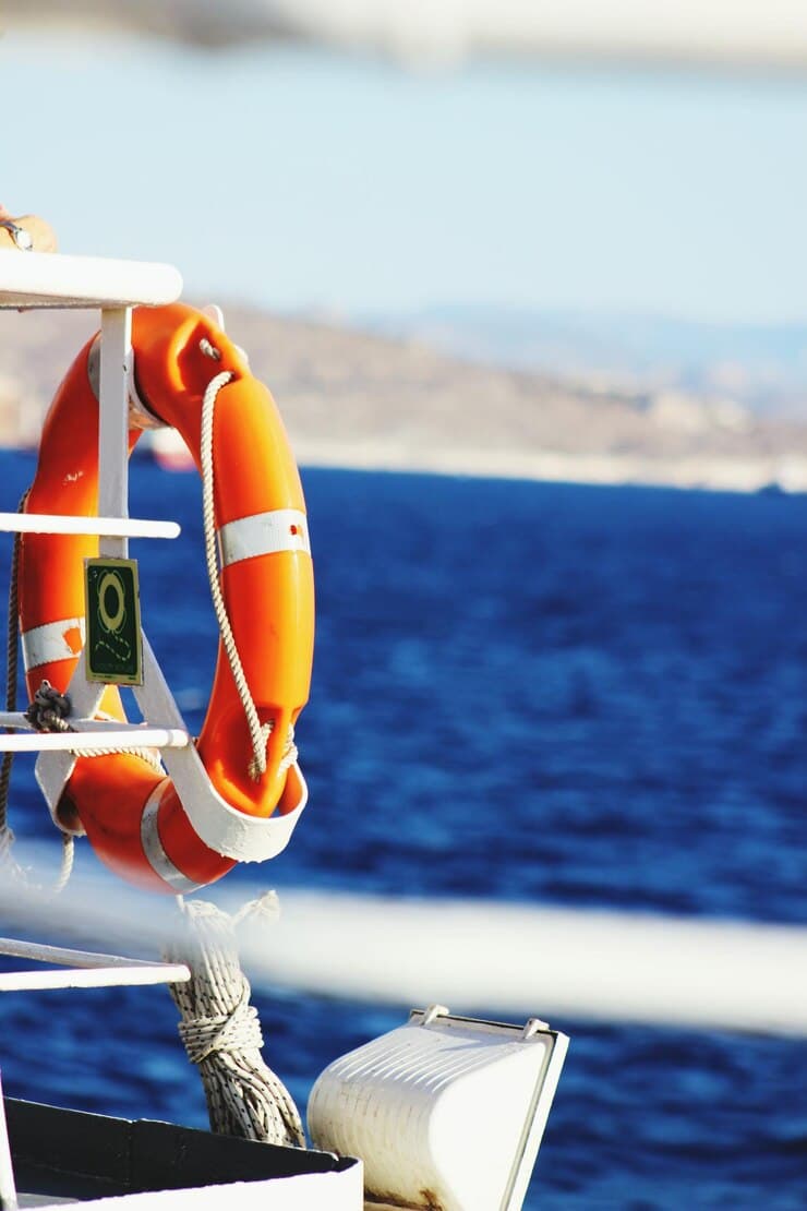 Travel Safely By Boat thumbnail