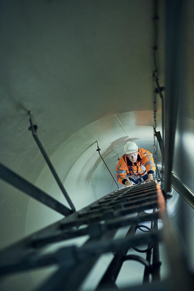 Confined Space Rescue Training (On Shore) thumbnail